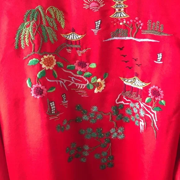 Red silk Robe.  Large size - Picture 2 of 4